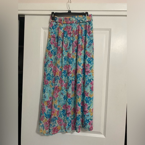 Mumu Floral Skirt with Belt - Picture 3 of 5